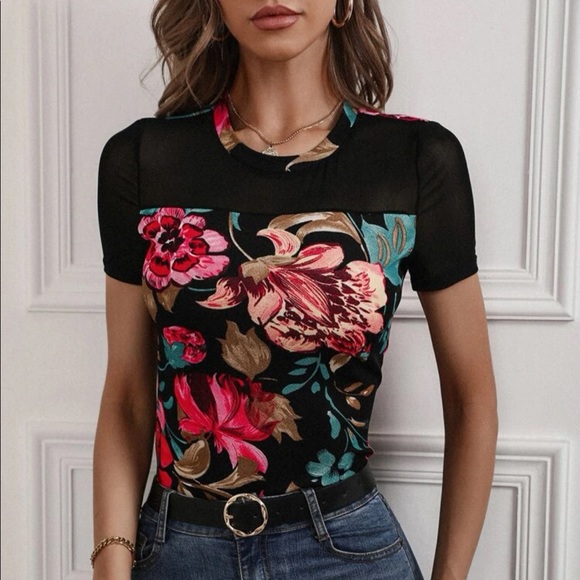 boutique v Tops - NWOT Floral print mesh insert tee shirt